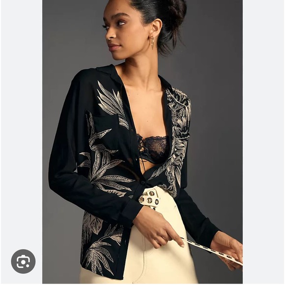 Anthropologie Tops - ANTHROPOLOGIE Pilcro The Romy Relaxed Buttondown Shirt Size M Black Grey Leaves